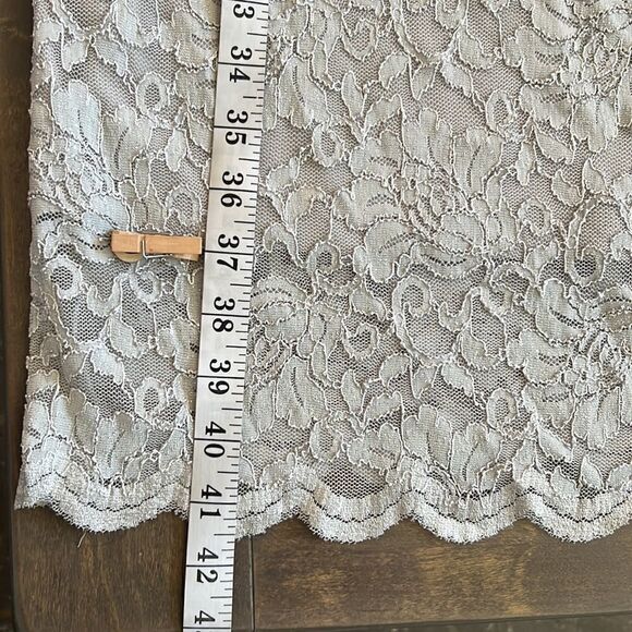 RONNI NICOLE SILVER CAPE FLORAL PATTERN DRESS Sz-  14 - Picture 14 of 15